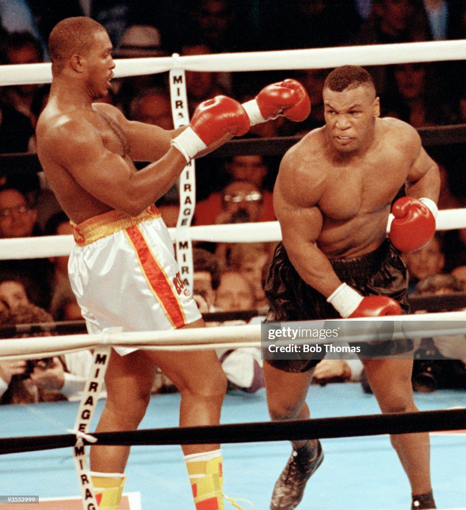 Donovan Ruddock Last Fight Mike Tyson and Donovan Razor Ruddock during their Heavyweight contest ...