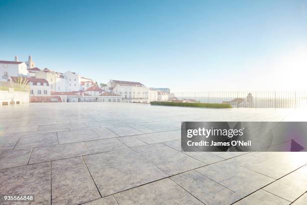 empty courtyard with background building, lisbon, portugal - lisbon fotografías e imágenes de stock