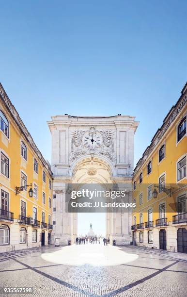 the arco da rua augusta, lisbon, portugal - lissabon stockfoto's en -beelden