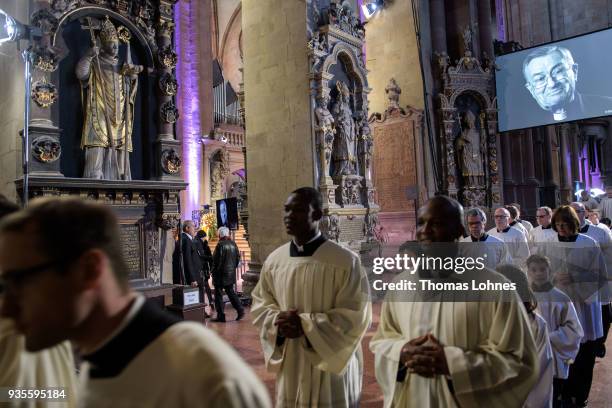Screen shows the portrait of Cardinal Karl Lehmann before the funeral service for Cardinal Karl Lehmann inside the Mainzer Dom cathedral on March 21,...