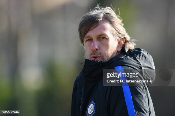 Head coach Stefano Vecchi of FC Internazionale looks on before the Viareggio Cup match FC Internazionale U19 and Pro Vercelli U19 on March 21, 2018...