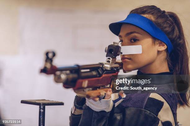 Woman Paper Target Paper Shooting Targets Photos and Premium High Res Pictures - Getty Images