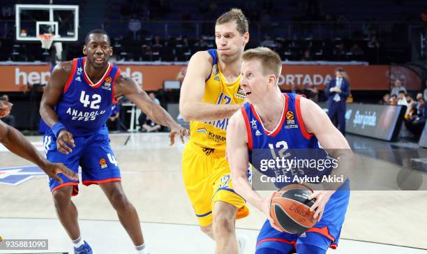 Brock Motum, #12 of Anadolu Efes Istanbul in action during the 2017/2018 Turkish Airlines EuroLeague Regular Season Round 27 game between Anadolu...