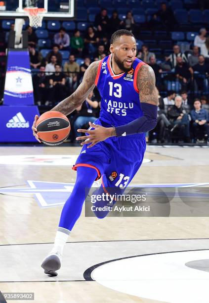 Sonny Weems, #13 of Anadolu Efes Istanbul in action during the 2017/2018 Turkish Airlines EuroLeague Regular Season Round 27 game between Anadolu...