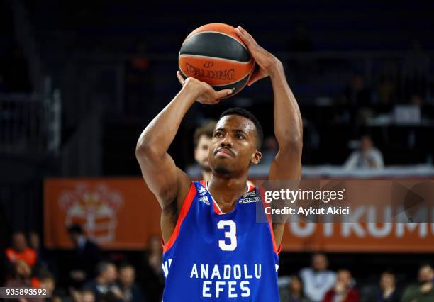 Errick McCollum, #3 of Anadolu Efes Istanbul in action during the 2017/2018 Turkish Airlines EuroLeague Regular Season Round 27 game between Anadolu...