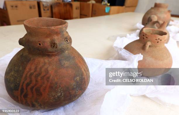 Inca Pot 207 Inca Pottery Stock Photos, High-Res Pictures, and Images - Getty Images