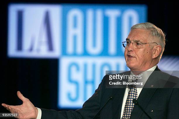 Bob Lutz, vice chairman of General Motors Co., delivers a keynote address in place of former GM Chief Executive Officer Fritz Henderson, who resigned...