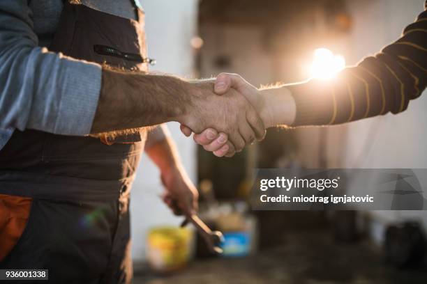 satisfied auto service customer - car mechanic customer stock pictures, royalty-free photos & images