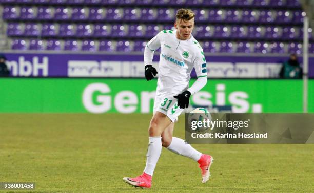 Daniel Steininger of Fuerth during the second Bundesliga match between FC Erzgebirge Aue and SpVgg Greuther Fuerth at Sparkassen-Erzgebirgsstadion on...