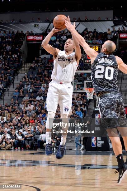 Tim Frazier of the Washington Wizards shoots the ball against the San Antonio Spurs on March 21, 2018 at the AT&T Center in San Antonio, Texas. NOTE...