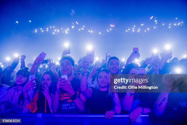 London O2 Crowds 1,763 Crowd O2 London Stock Photos, High-Res Pictures, and Images ...