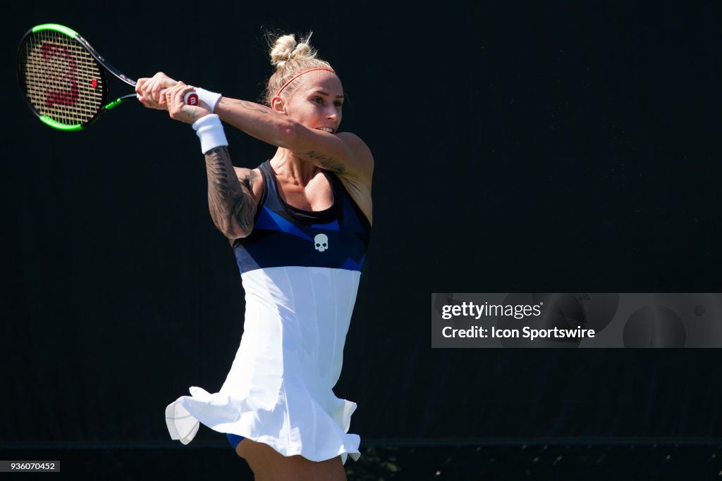 Polona Hercog competes during the qualifying round of the 2018 Miami