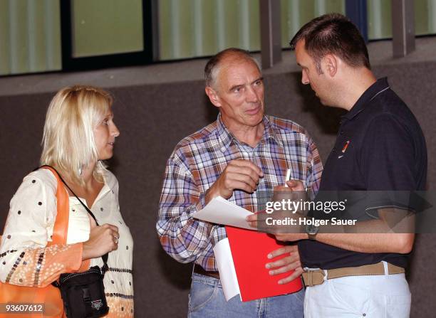 Silke Nowitzki, sister of Dirk Nowitzki, Holger Geschwindner, manager of Dirk Nowitzki and press officer of DBB, Christoph Bueker talks to each other...