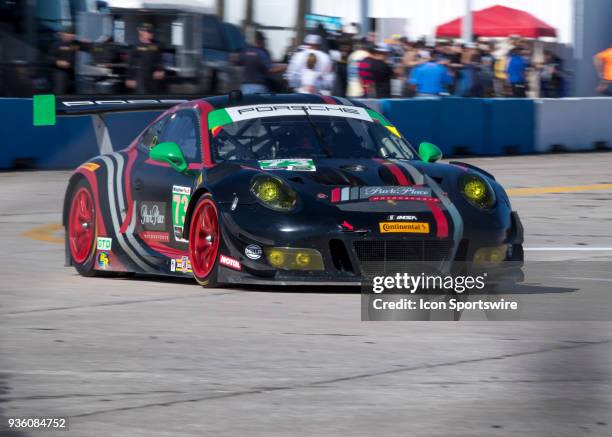 Timothy Pappas Photos and Premium High Res Pictures - Getty Images