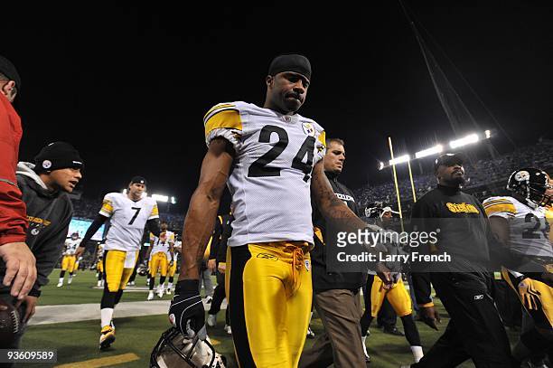 Ike Taylor of the Pittsburgh Steelers walks off the field after warmups before the game against the Baltimore Ravens at M&T Bank Stadium on November...