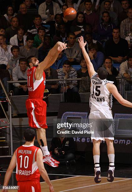 Linas Kleiza, #11 of Olympiacos Piraeus in action during the Euroleague Basketball Regular Season 2009-2010 Game Day 6 between Entente Orleanaise...