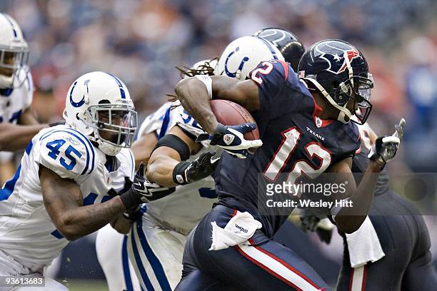 Wide receiver Jacoby Jones of the Houston Texans runs with the ball against the Indianapolis Colts at Reliant Stadium on November 29, 2009 in...