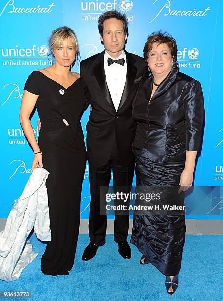 Actors Tea Leoni and David Duchovny with US Fund for UNICEF President Caryl Stern at the 2009 UNICEF Snowflake Ball at Cipriani 42nd Street on...