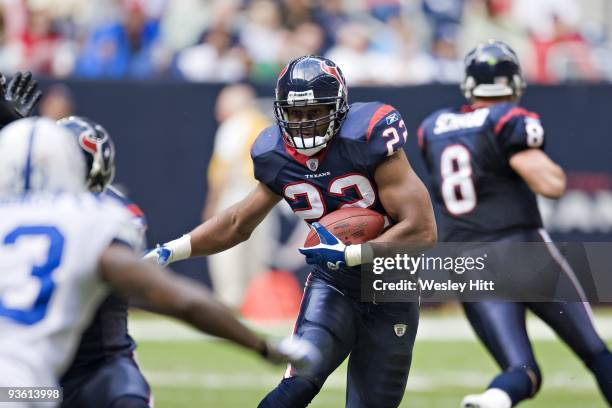 Running back Chris Brown of the Houston Texans runs with the ball against the Indianapolis Colts at Reliant Stadium on November 29, 2009 in Houston,...
