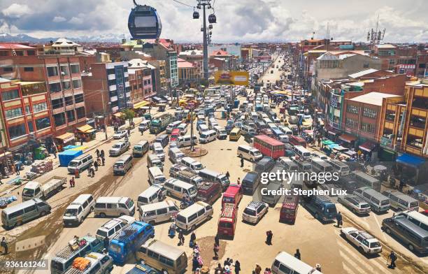 elevated view of traffic in city, el alto, la paz, bolivia, south america - verkehrschaos stock-fotos und bilder