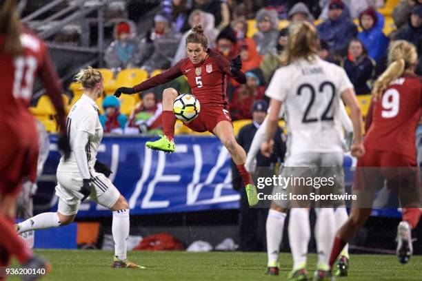 United States defender Kelley O'Hara traps the ball form the air during the game between the United States and Germany on March 01, 2018 at MAPFRE...