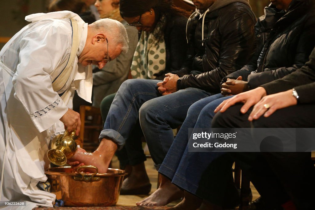 Maundy Thursday celebration in a Parisian catholic church