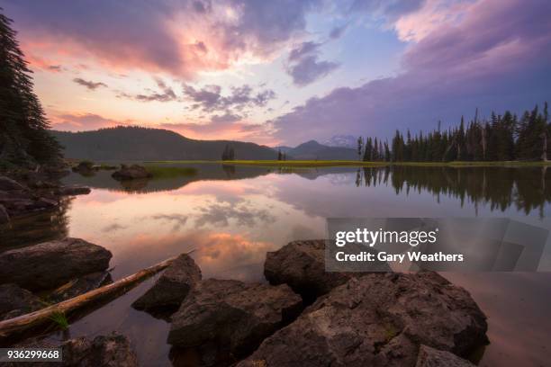 usa, oregon, landscape with sparks lake at sunset - sparks lake stock pictures, royalty-free photos & images