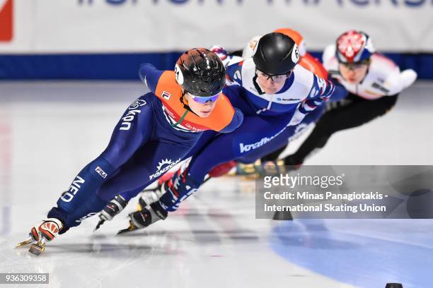 Yara van Kerkhof of the Netherlands competes in the women's 1000 meter quarterfinal during the World Short Track Speed Skating Championships at...