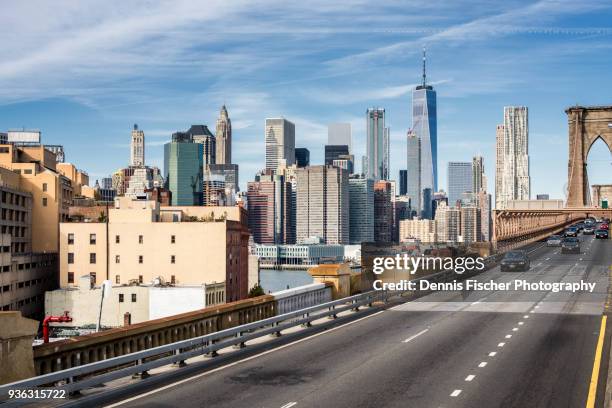 new york city downtown view - brooklyn bridge fotografías e imágenes de stock