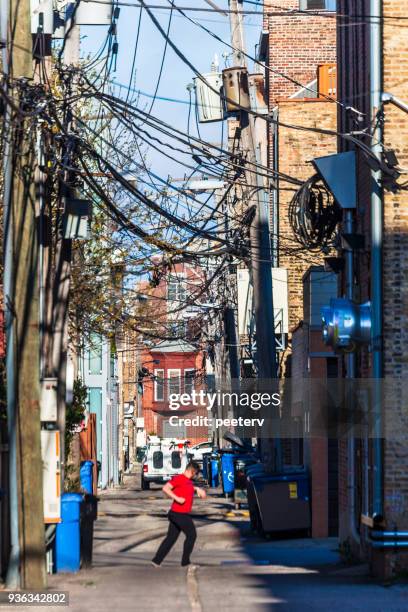 chicago backstreets - chicago old town stock pictures, royalty-free photos & images