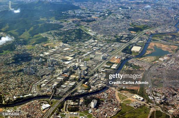 industrial and residential areas nearby the city of sao paulo - photo by carlos alkmin - alphaville stockfoto's en -beelden