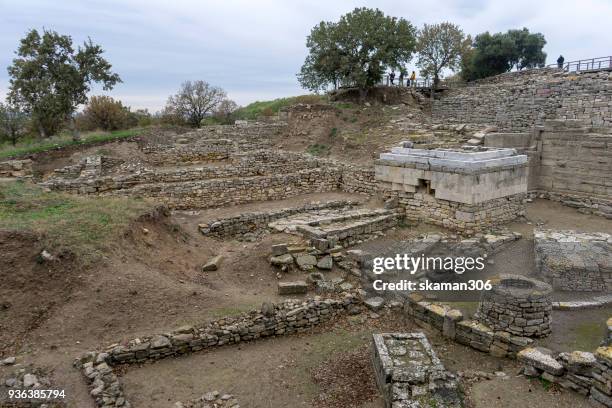 ruins of ancient legendary city of troy - troy ruins fotografías e imágenes de stock