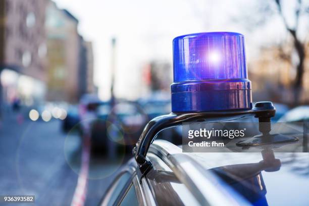 police light on a civil car of the german police - (berlin, germany) - cop car photos et images de collection