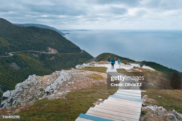 the walkway of skyline, cape breton highlands national park. - canada skyline stock pictures, royalty-free photos & images