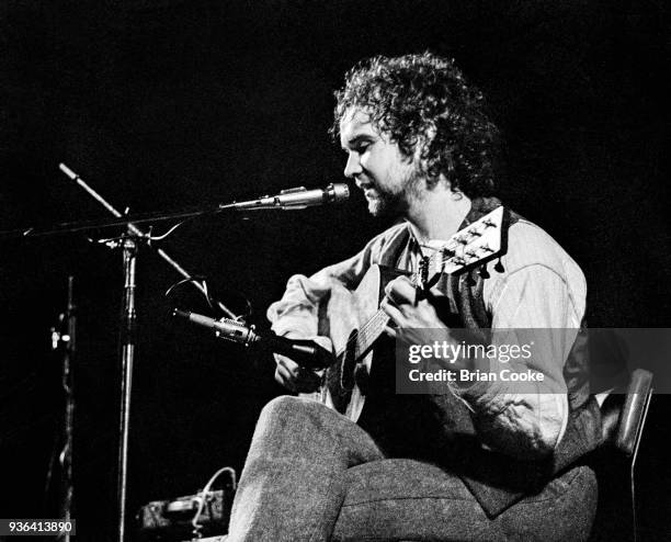 John Martyn performing at The Sundown Theatre, Mile End, London on 26th October 1972.