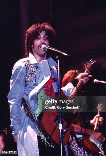 Prince Riz American musician Prince performing at the Ritz club in the East ...