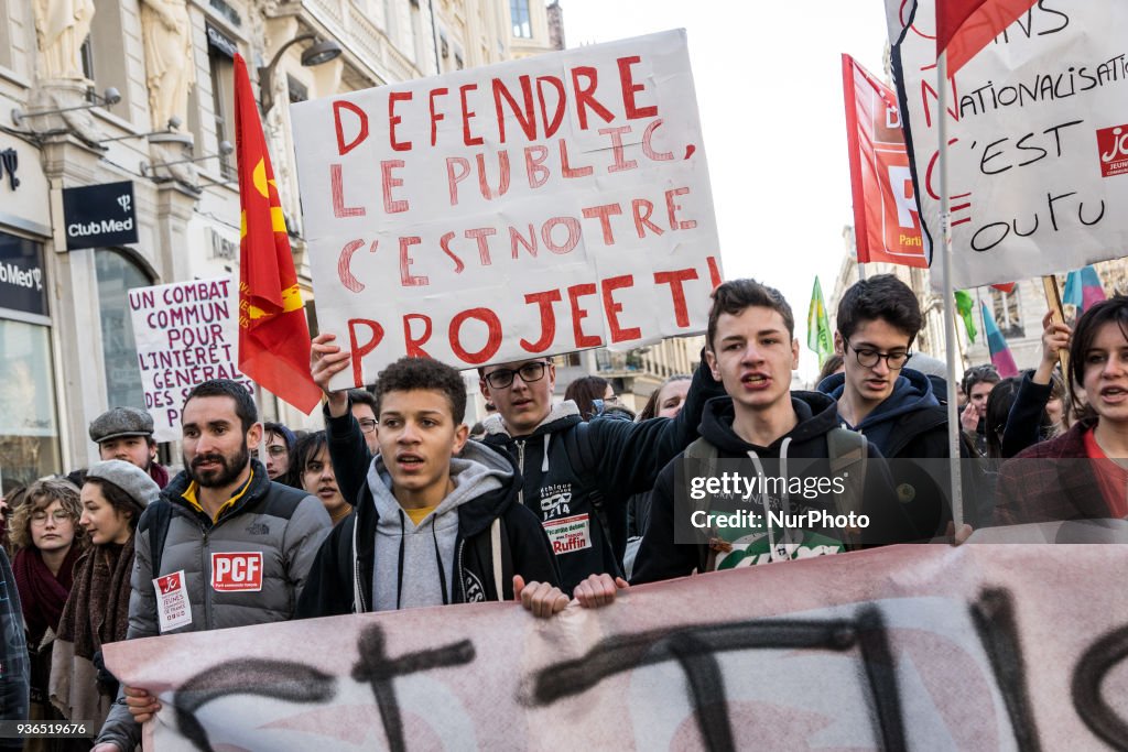 Public sector workers strike in Lyon
