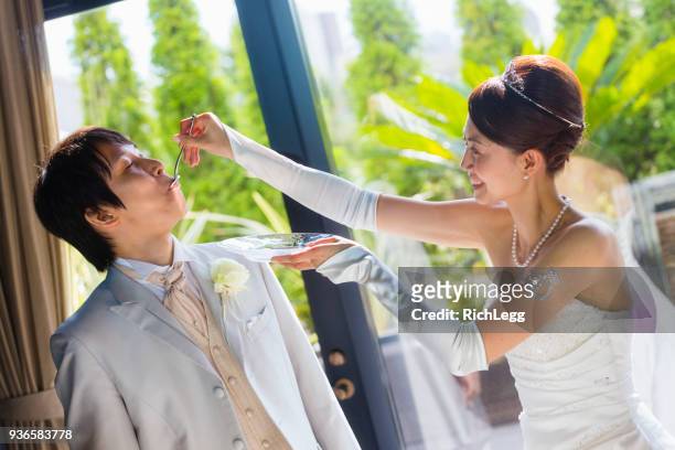 日本の結婚式の花嫁 - 結婚式 日本 ストックフォトと画像