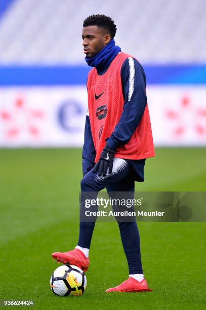 Thomas Lemar warms up during a France football team training session before the friendly match against Colombia on March 22, 2018 in Paris, France.