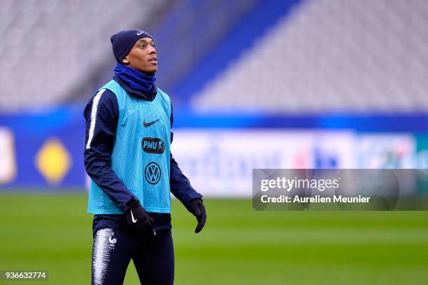 Anthony Martial warms up during a France football team training session before the friendly match against Colombia on March 22, 2018 in Paris, France.