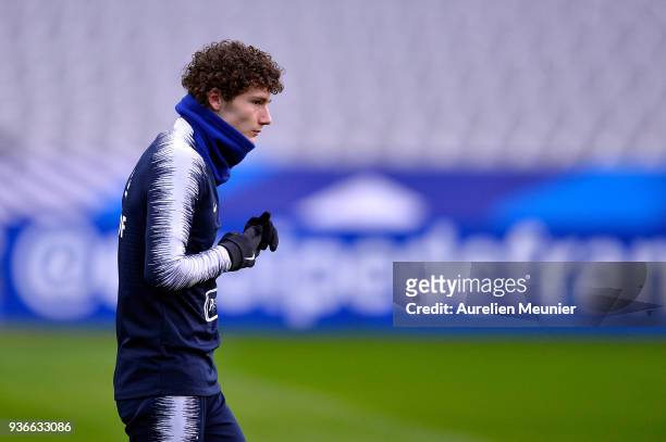 Benjamin Pavard warms up during a France football team training session before the friendly match against Colombia on March 22, 2018 in Paris, France.