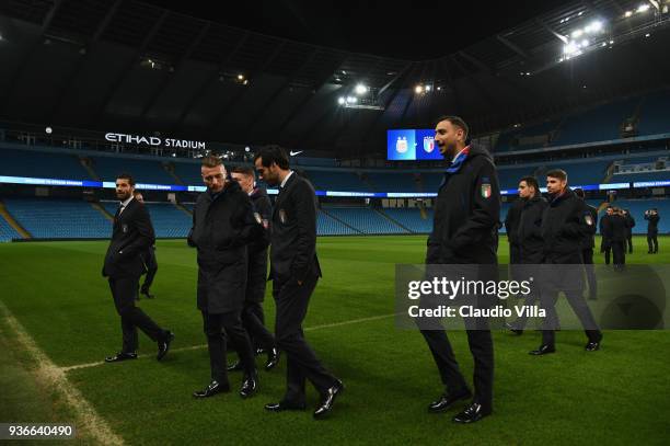 Players of Italy look on during Italy walk around at Etihad Stadium on March 22, 2018 in Manchester, England.