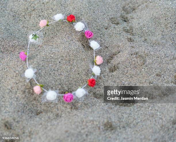 flower crown on sand - flower crown stock pictures, royalty-free photos & images