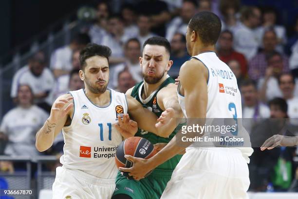 Facundo Campazzo, #11 of Real Madrid competes with Vasilije Micic, #22 of Zalgiris Kaunas during the 2017/2018 Turkish Airlines EuroLeague Regular...