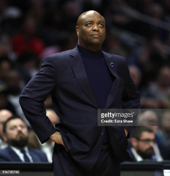 Head coach Leonard Hamilton of the Florida State Seminoles reacts against the Gonzaga Bulldogs during the first half in the 2018 NCAA Men's...