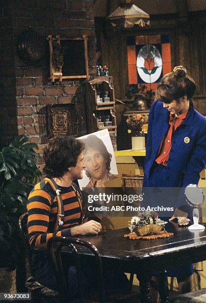 Mork Meets Robin Williams" - 2/19/81 Robin Williams, Pam Dawber