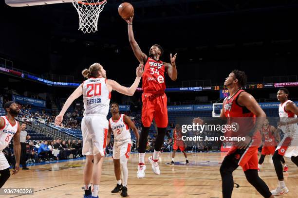 Alfonzo McKinnie of the Raptors 905 goes to the basket against the Agua Caliente Clippers on March 22, 2018 at the Citizens Business Bank Arena in...