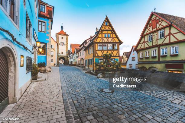 oude stad van rothenburg ob der tauber, duitsland - franconie stockfoto's en -beelden