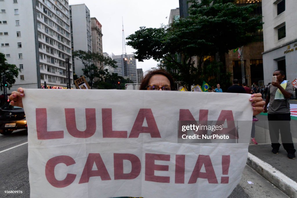 Protest against former president Lula