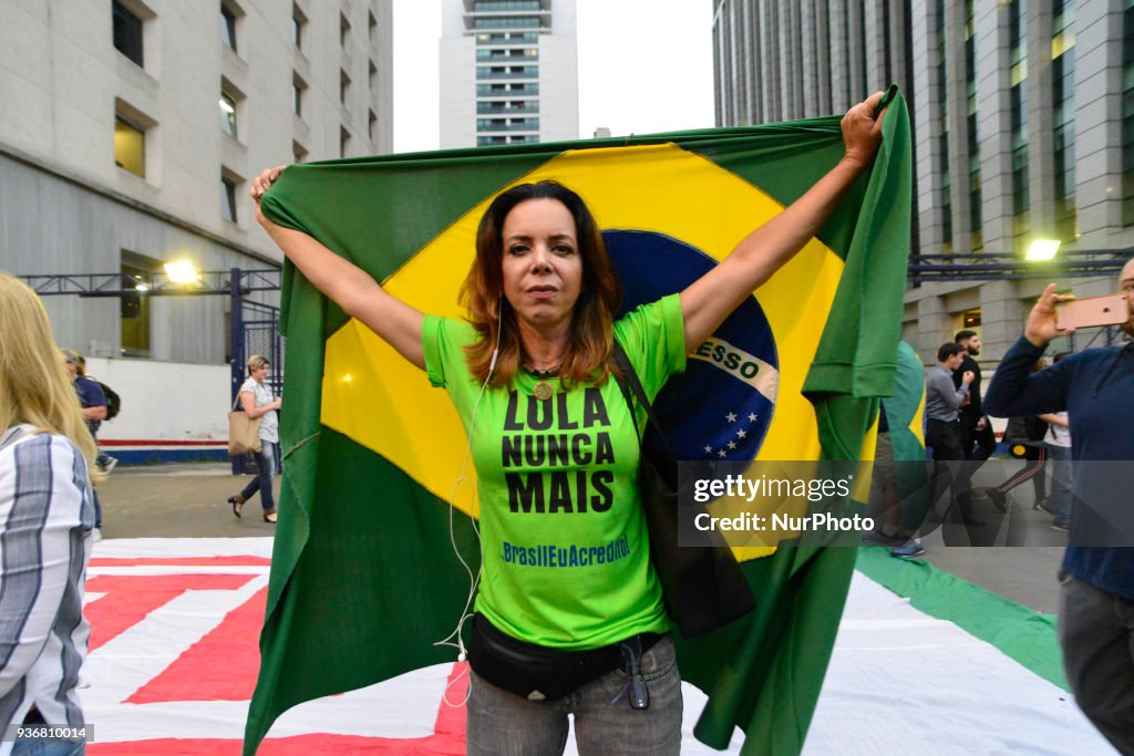 Protest against former president Lula